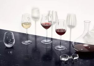 郭敬明為什么要用2000塊的葡萄酒杯